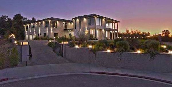 Chris Brown Victim Of Violent Home Invasion