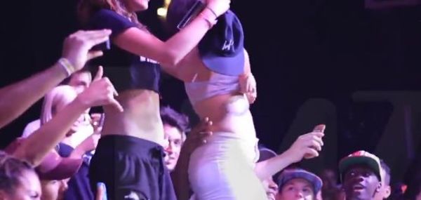 Chief Keef Gets Flashed By Female Fan