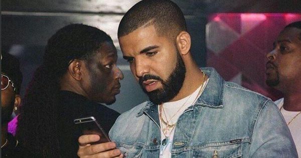 Drake Texting Is Now A Meme