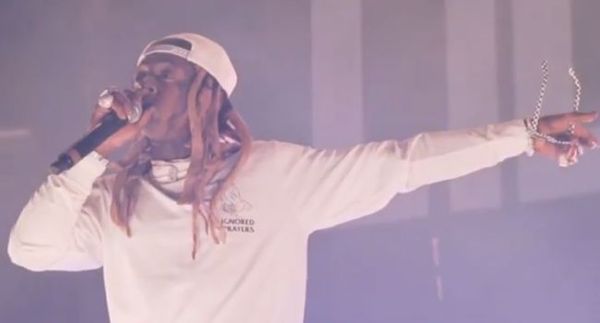 Lil Wayne Threatens Crowd With Guns After Bottle Thrown On Stage