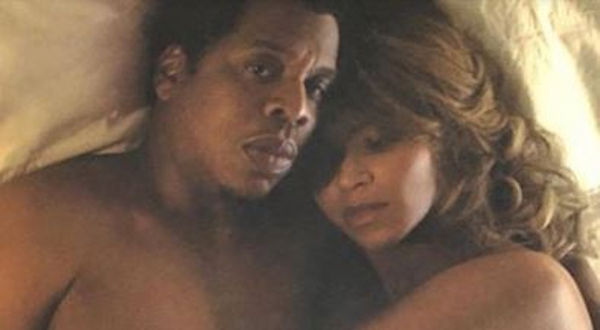 Beyonce & JAY Z Kick Off On The Run Tour With Nude Photos From Bedroom