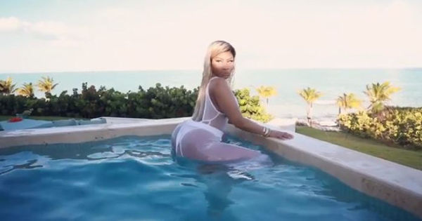 Nicki Minaj Goes Nuts After Random Criticizes Her Twerking