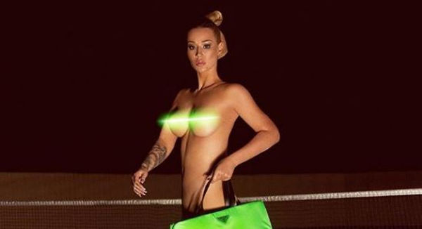 Iggy Azalea Gets Naked With Green Prada Bag