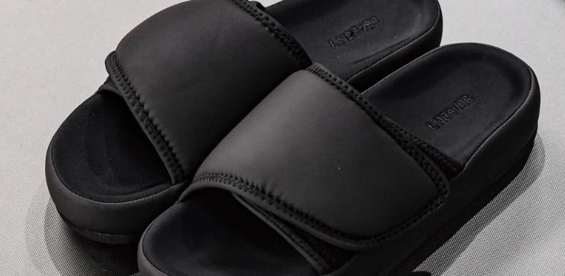 Now Kanye Is Selling Those Yeezy Slides That Didn't Fit Quite Right ...