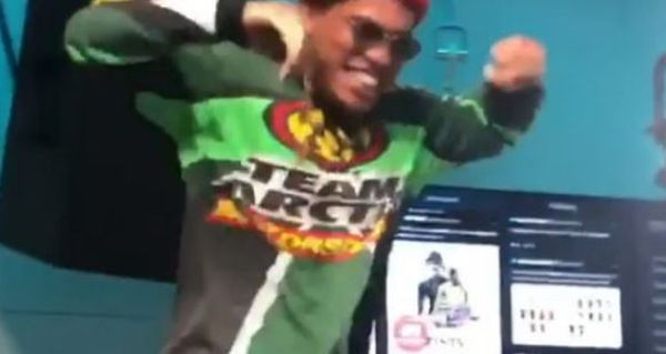 Watch Anderson .Paak Fall Off A Table While Celebrating New Song