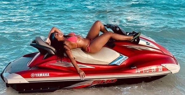 Ashanti Is Back in Her Bikini