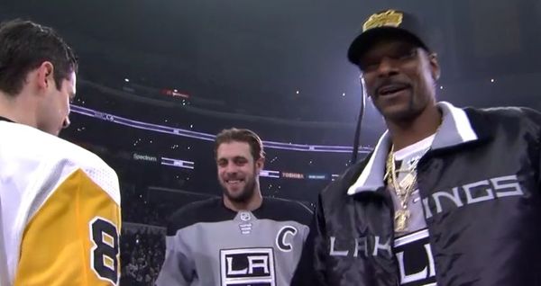 Snoop Dogg Provides Hilarious Commentary For Los Angeles Kings Hockey Game