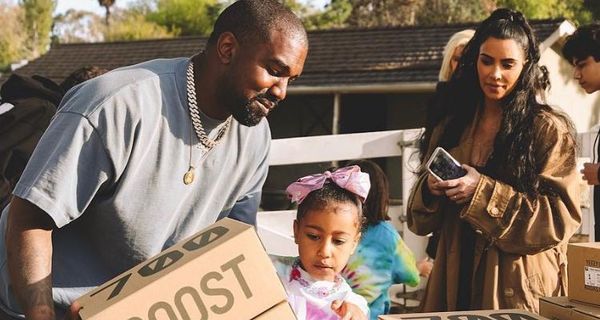 Kanye West & Kim Kardashian Sell New Yeezys At Lemonade Stand