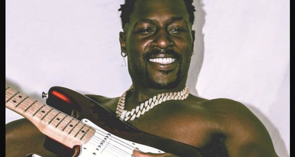Antonio Brown Is Now Rapping, Releases Multiple Tracks