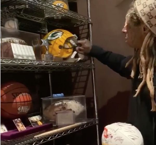 The Green Bay Packers gave Lil Wayne a Christmas gift any Cheesehead would  crave