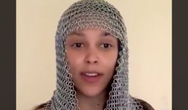Doja Cat Does 'The Box' As A Shakespeare Character
