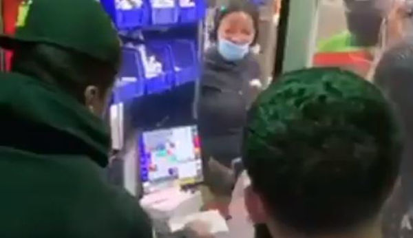 50 Cent Showers More Burger King Workers With Cash