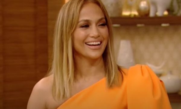 Jennifer Lopez Heats Up the Internet In Skimpy Bikini